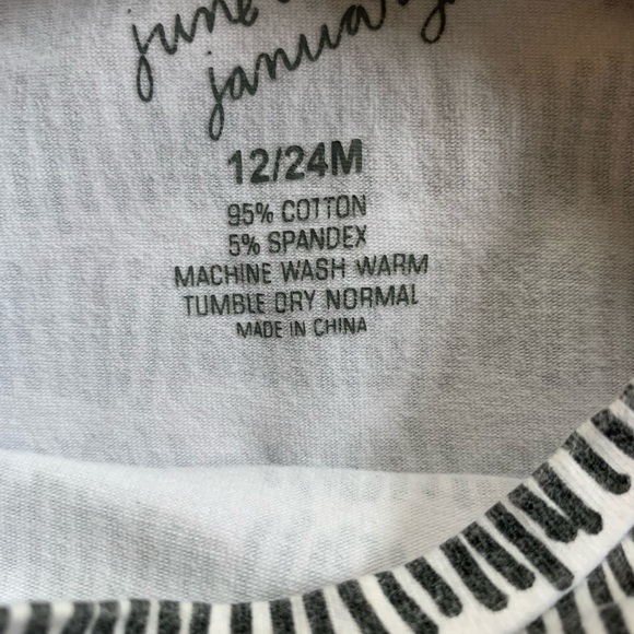 June & January pocket tee - Picture 2 of 2